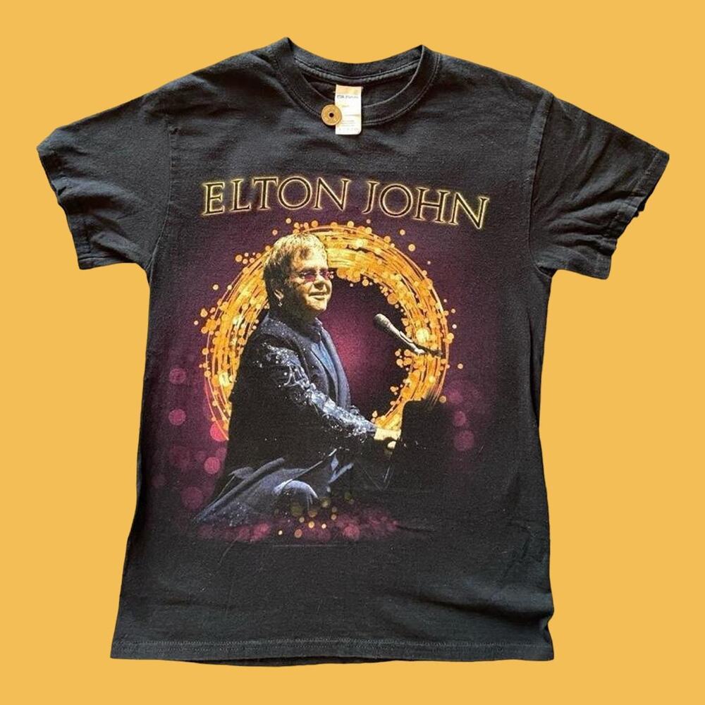 Gildan heavy cotton elton john 2016 world tour tee